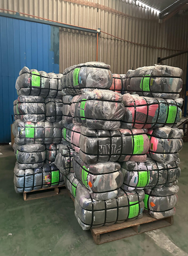Pallets de fardos importados